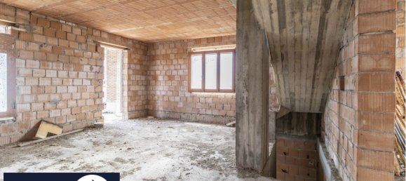 4 bedrooms House in Ravenna, Italy No. 21522 11