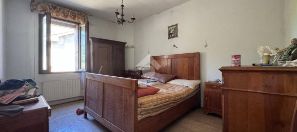 3 bedrooms House in Vittorio Veneto, Italy No. 260305 13