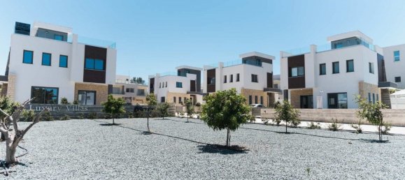 3 Schlafzimmer Haus in Chloraka, Cyprus, Nr. 9693 2