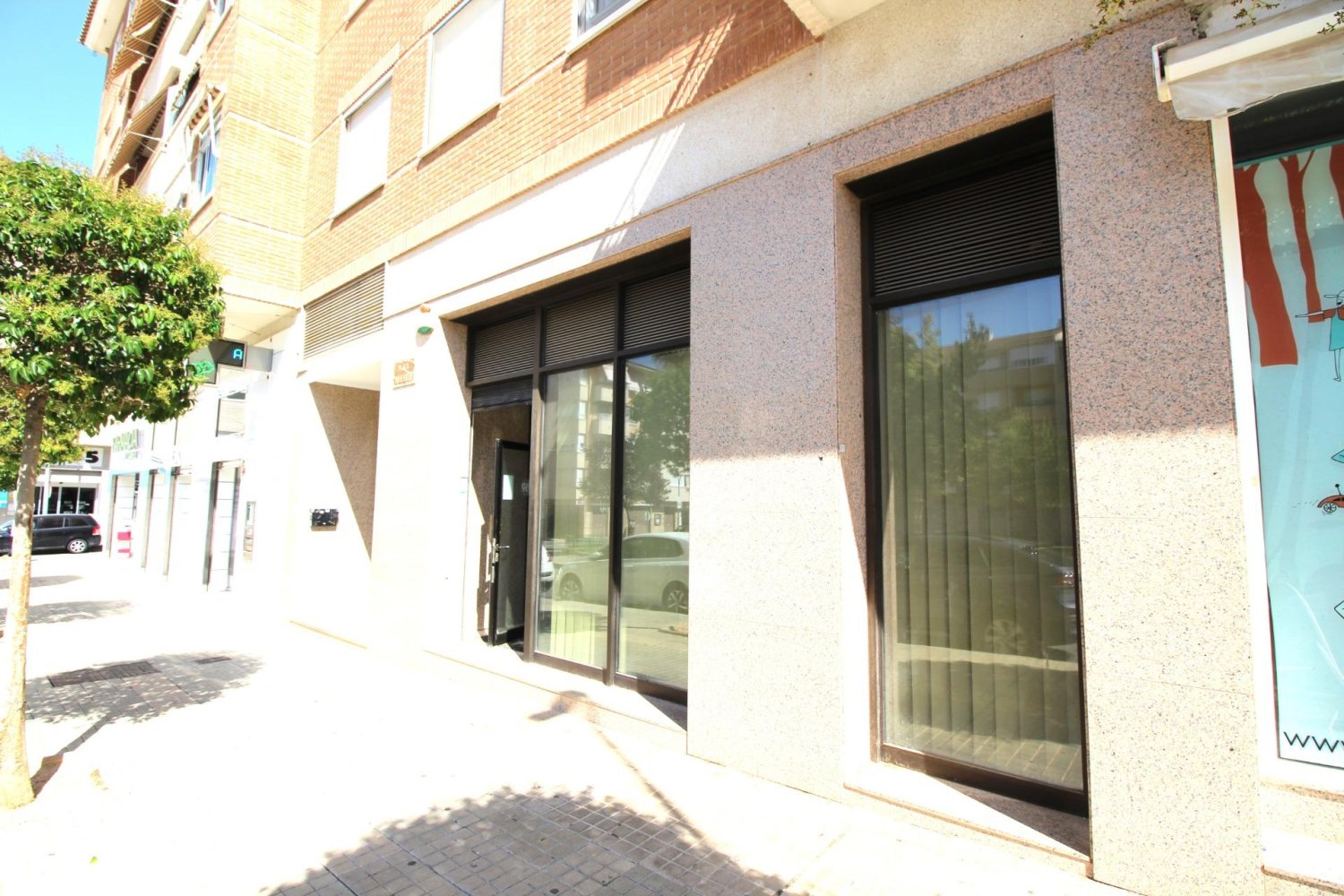 Propiedad comercial en Petrer, Spain 111 m² No. 137641