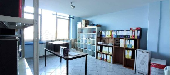 Oficina de 4 habitaciónes en Gorgonzola, Italy No. 326472 11