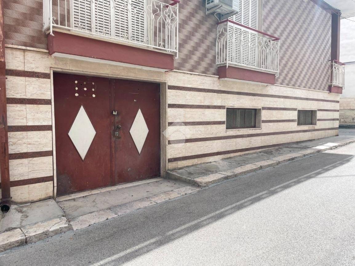 Garage in Canosa di Puglia, Italy 107m², Nr. 260260