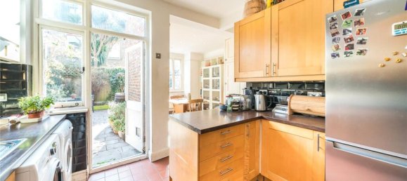 3 bedrooms House in London, United Kingdom No. 12914 3