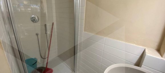 Propiedad comercial de 1 habitación en Bari, Italy No. 33831 10