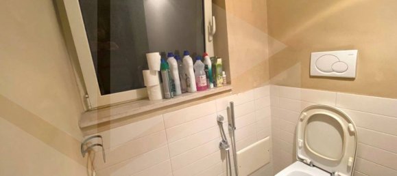 Propiedad comercial de 1 habitación en Bari, Italy No. 33831 11