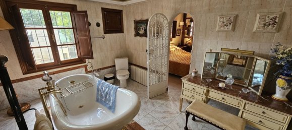 5 bedrooms Villa in Alhaurin de la Torre, Spain No. 146487 19