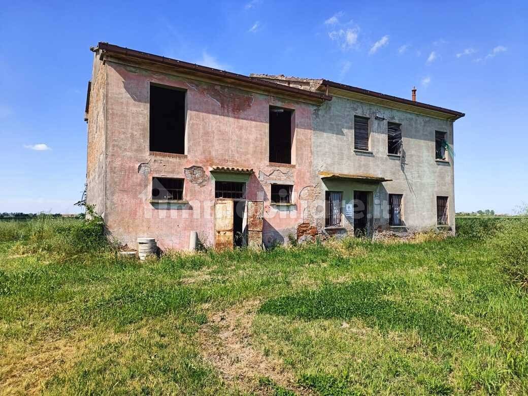 3 bedrooms Villa in Conselice, Italy No. 313564