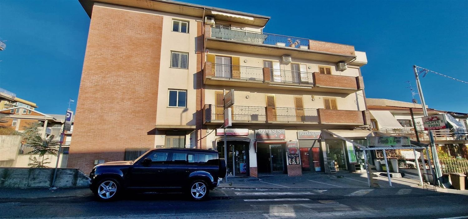 5 rooms Apartment in Gravina di Catania, Italy No. 290445