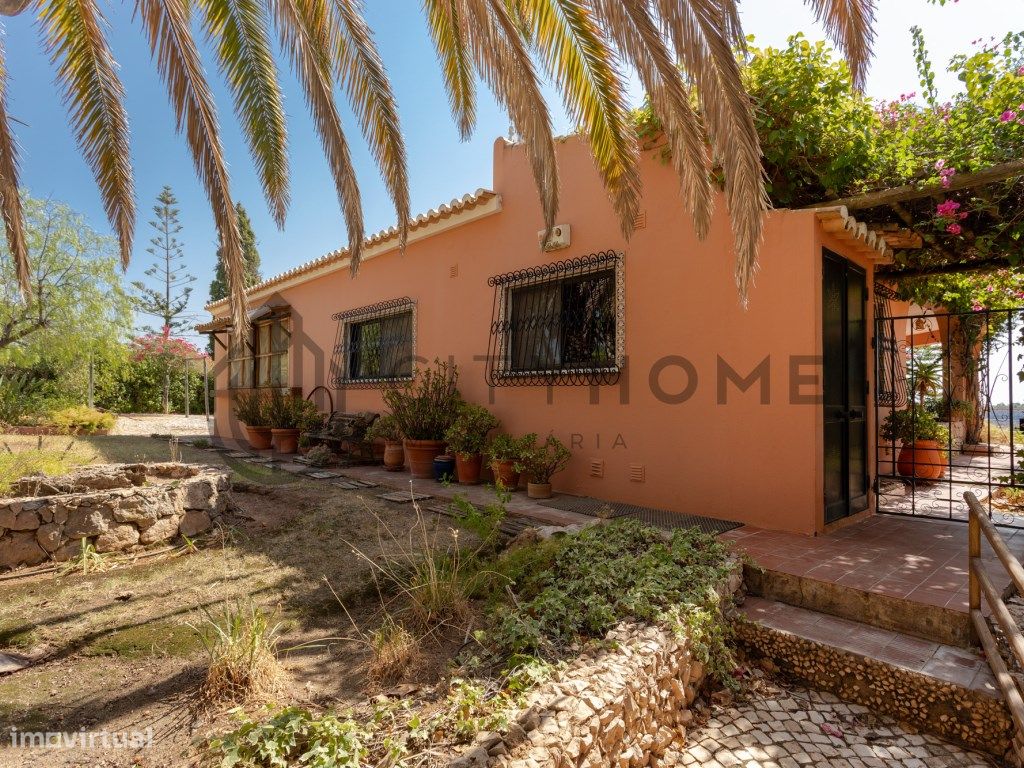 Casa de 3 dormitorios en Portimao, Portugal No. 307985