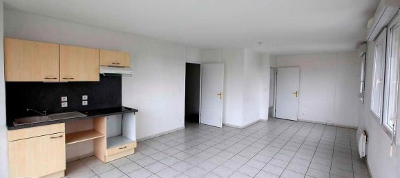 2 bedrooms Apartment in Arras, France No. 234174 3