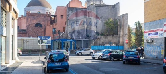 3 bedrooms Apartment in Catania, Italy No. 77132 3