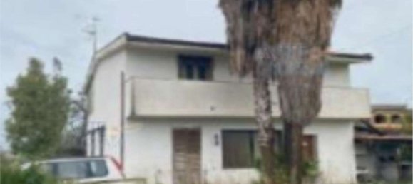 6-Zimmer Haus in Aprilia, Italy, Nr. 98635 9