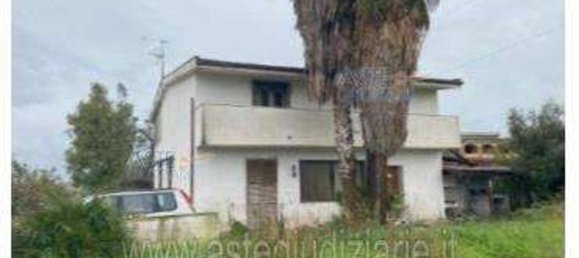 6-Zimmer Haus in Aprilia, Italy, Nr. 98635 12