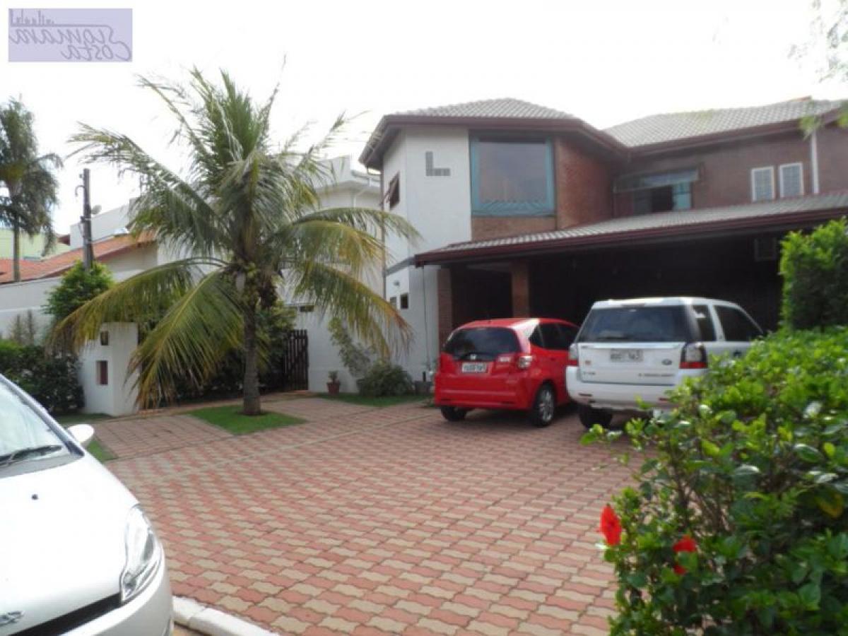 Casa de 4 dormitorios en Sao Paulo, Brazil No. 534732