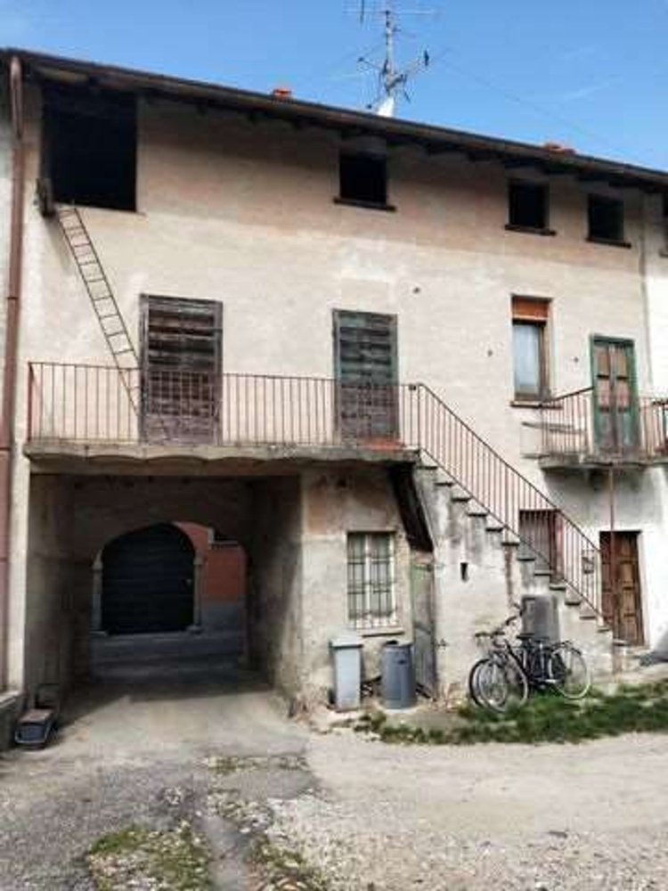 3-Zimmer Wohnung in Sumirago, Italy, Nr. 184554