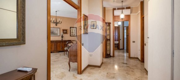 2 bedrooms Apartment in Milan, Italy No. 352225 10