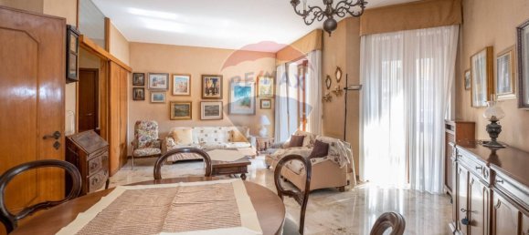 2 bedrooms Apartment in Milan, Italy No. 352225 3