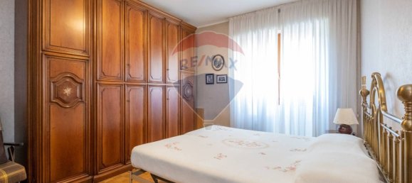 2 bedrooms Apartment in Milan, Italy No. 352225 11