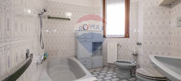 2 bedrooms Apartment in Milan, Italy No. 352225 17
