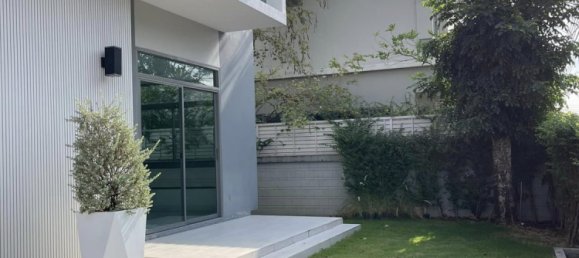 Кафе / ресторан с 4 спальнями в Бангкок, Таиланд № 12198 2