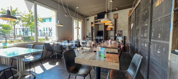 110m² Commercial property in Piove di Sacco, Italy No. 364014 10