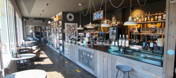 110m² Commercial property in Piove di Sacco, Italy No. 364014 2