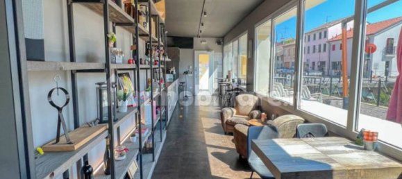 110m² Commercial property in Piove di Sacco, Italy No. 364014 16