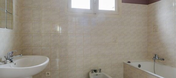 3 bedrooms House in Sainte-Luce-sur-Loire, France No. 281337 8