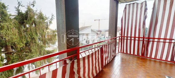 2 bedrooms Apartment in Vinovo, Italy No. 193319 2