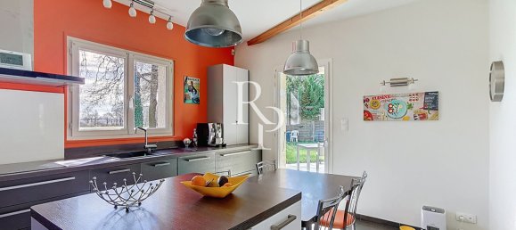 5 bedrooms Villa in Grezieu-la-Varenne, France No. 295480 3