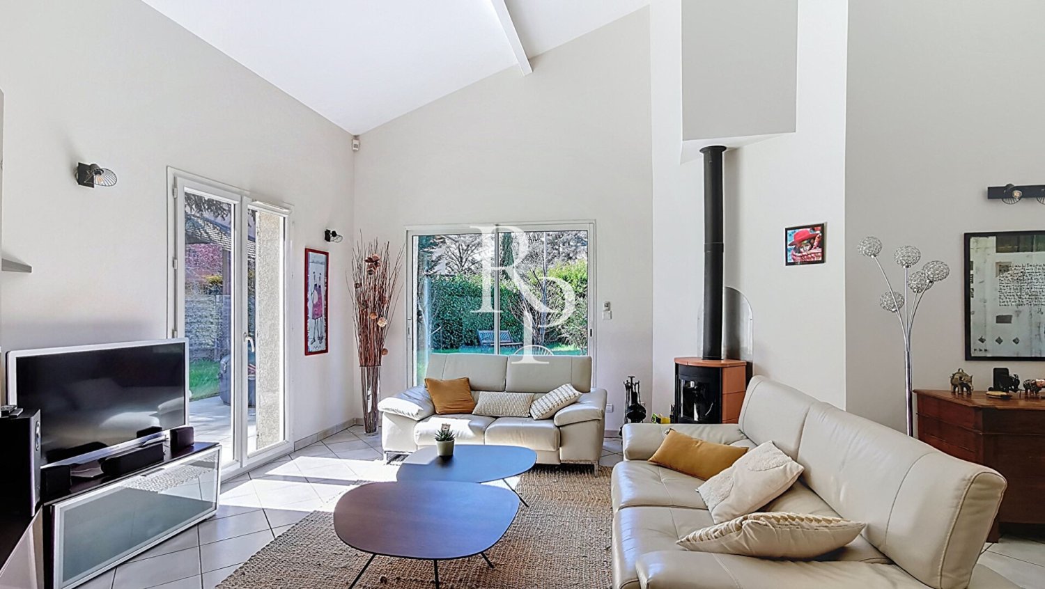 5 bedrooms Villa in Grezieu-la-Varenne, France No. 295480