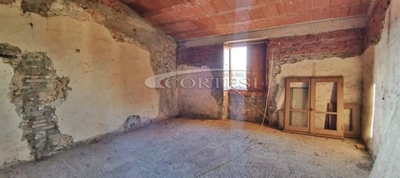 5 rooms Apartment in Sansepolcro, Italy No. 80043 9