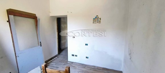 5 rooms Apartment in Sansepolcro, Italy No. 80043 4