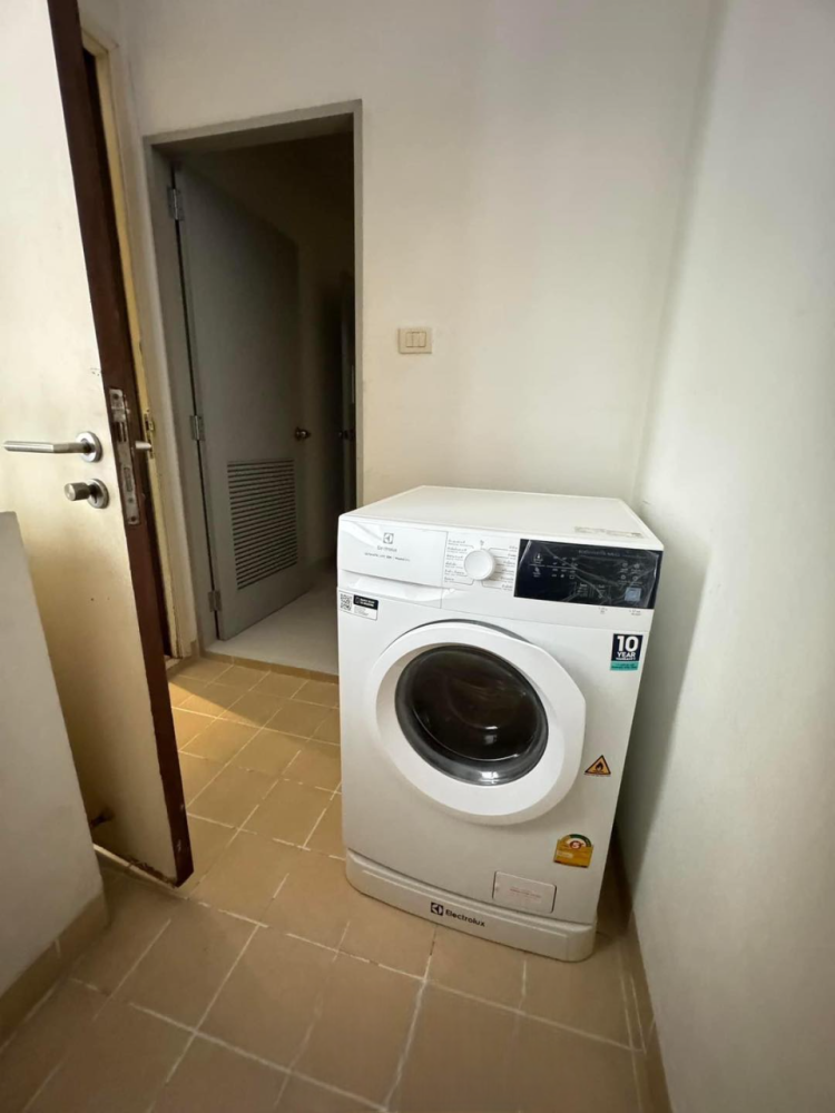 3 bedrooms Condo in Bangkok, Thailand No. 21622