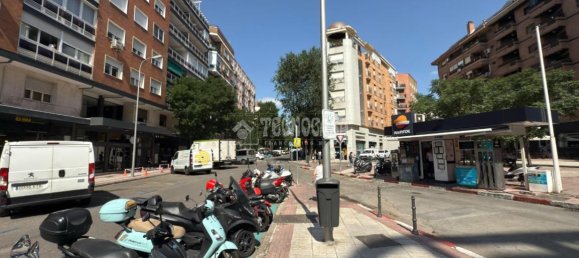 Apartamento de 2 dormitorios en Madrid, Spain No. 152673 22