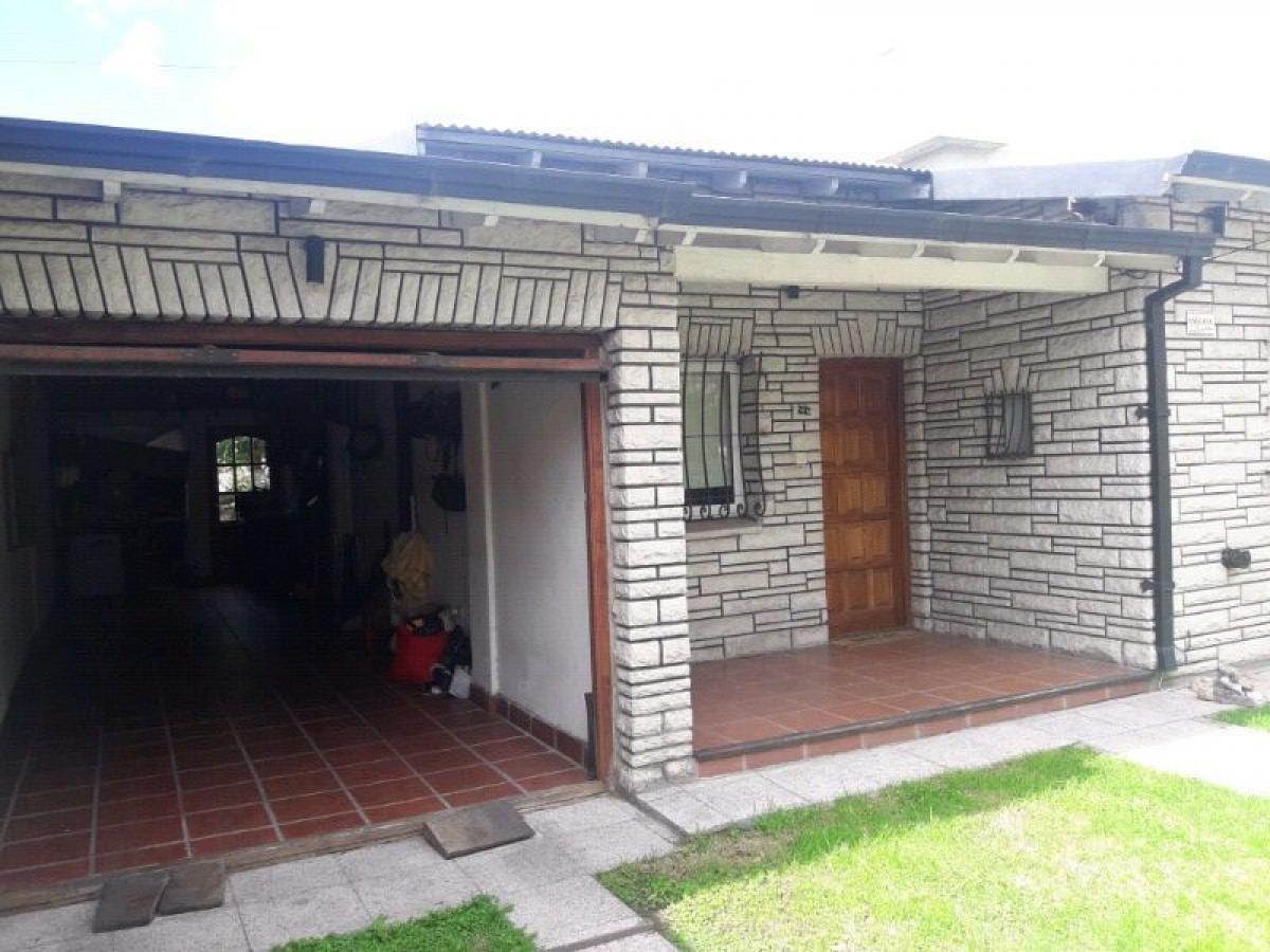 2 bedrooms House in Mar del Plata, Argentina No. 82575