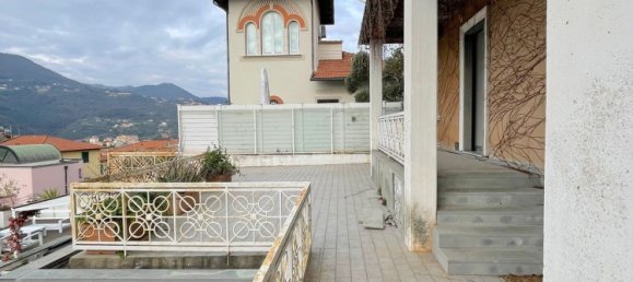 Casa de 4 habitaciónes en La Spezia, Italy No. 179602 2