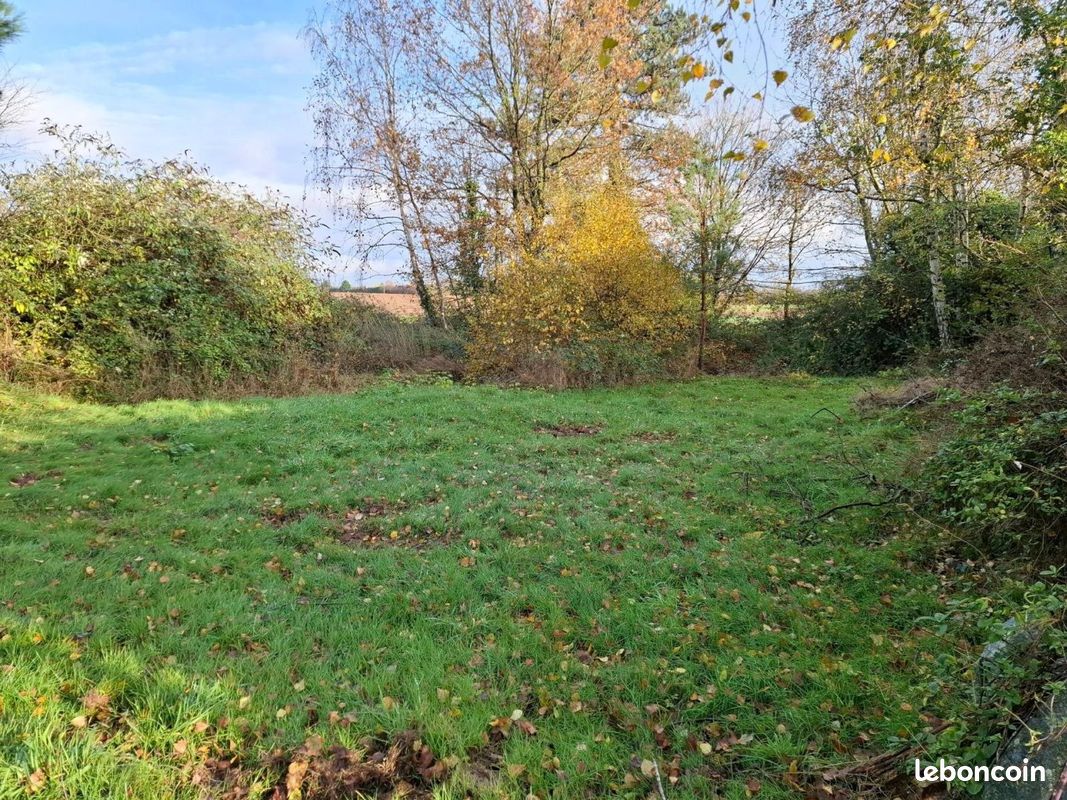 Terreno em Saint-Laurent-en-Gatines, France 1670 m² N.º 43133