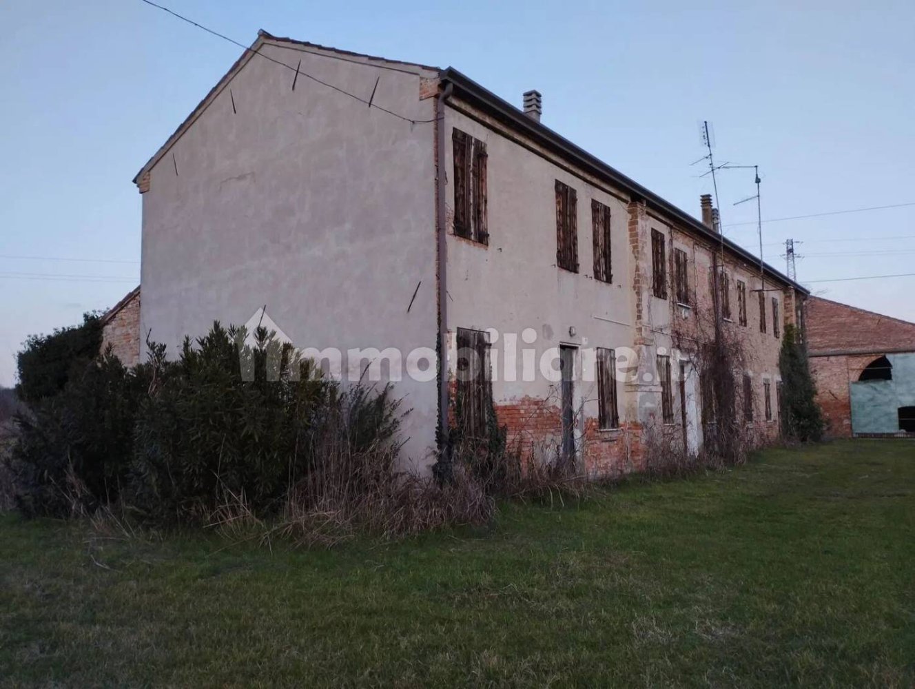 4 bedrooms House in Piacenza d'Adige, Italy No. 198896