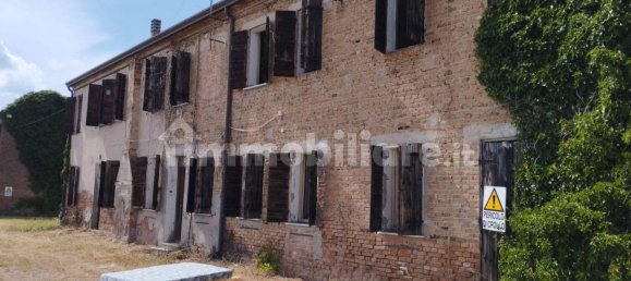 4 bedrooms House in Piacenza d'Adige, Italy No. 198896 12