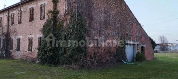 4 bedrooms House in Piacenza d'Adige, Italy No. 198896 5