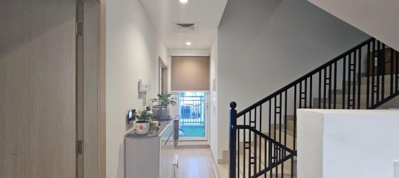 4 bedrooms Townhouse in Dubai Sports City, UAE No. 53702 4