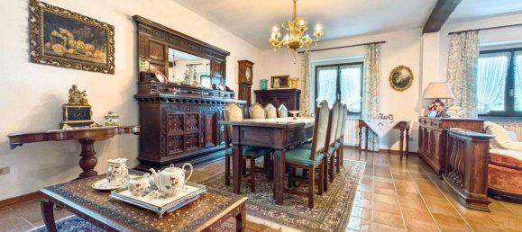 4 bedrooms Villa in Oleggio, Italy No. 377487 5