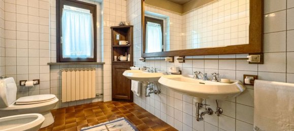 4 bedrooms Villa in Oleggio, Italy No. 377487 18