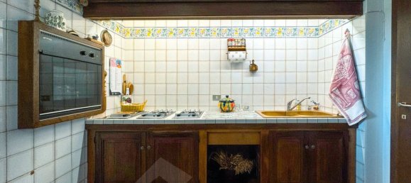 4 bedrooms Villa in Oleggio, Italy No. 377487 11