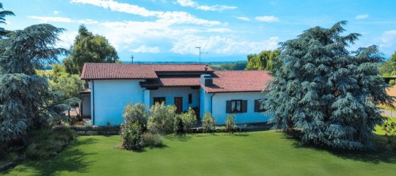 4 bedrooms Villa in Oleggio, Italy No. 377487 3