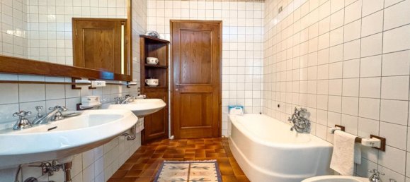 4 bedrooms Villa in Oleggio, Italy No. 377487 17