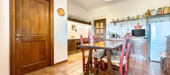 4 bedrooms Villa in Oleggio, Italy No. 377487 12