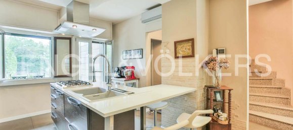 4 غرف نوم فيلا في Segrate, Italy رقم 136018 27