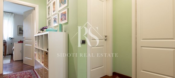 4-salle Appartement à Segrate, Italy No. 2568 21